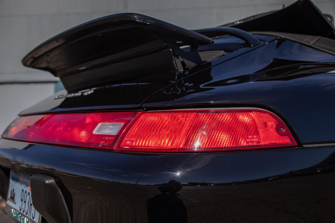 1996 Porsche 993 Carrera 4 - Image 7 of 14