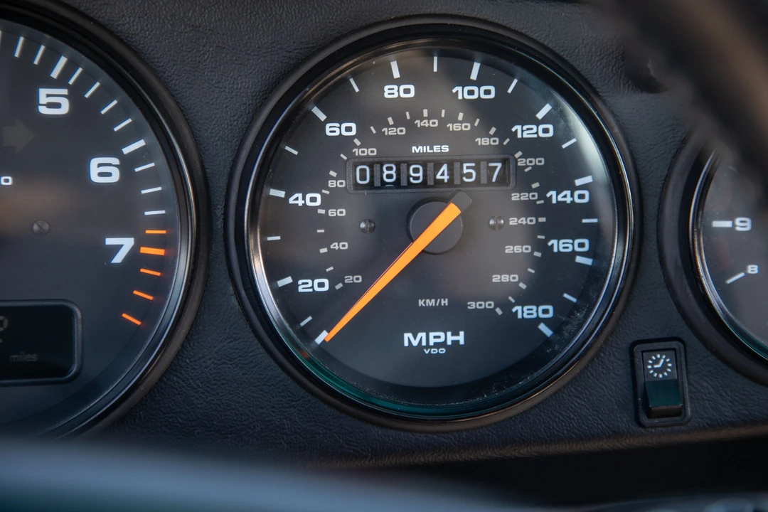 1996 Porsche 993 Carrera 4 - Image 9 of 14