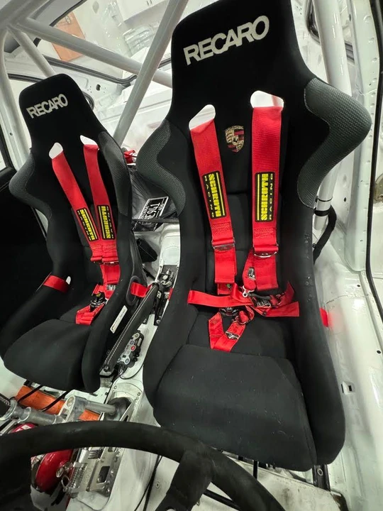 Parts & Memorabilia Seats & Interior - Image 14 of 26