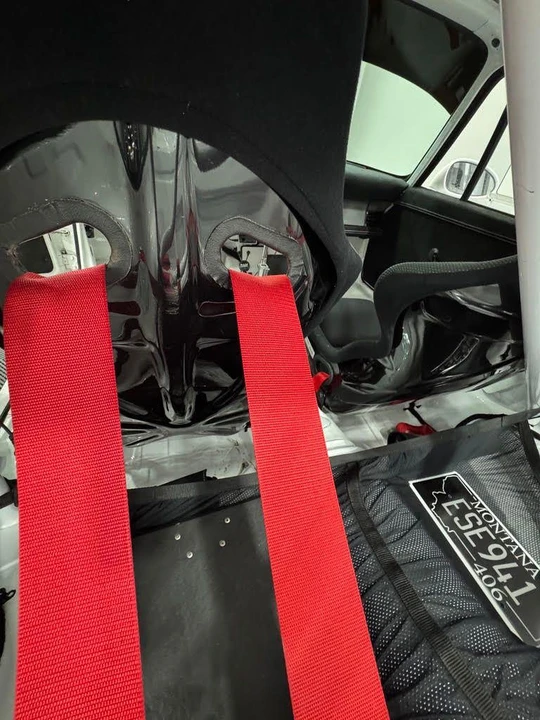 Parts & Memorabilia Seats & Interior - Image 17 of 26