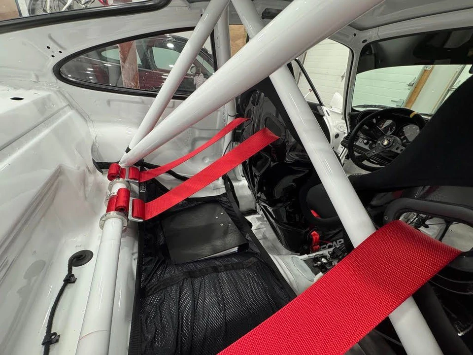 Parts & Memorabilia Seats & Interior - Image 20 of 26