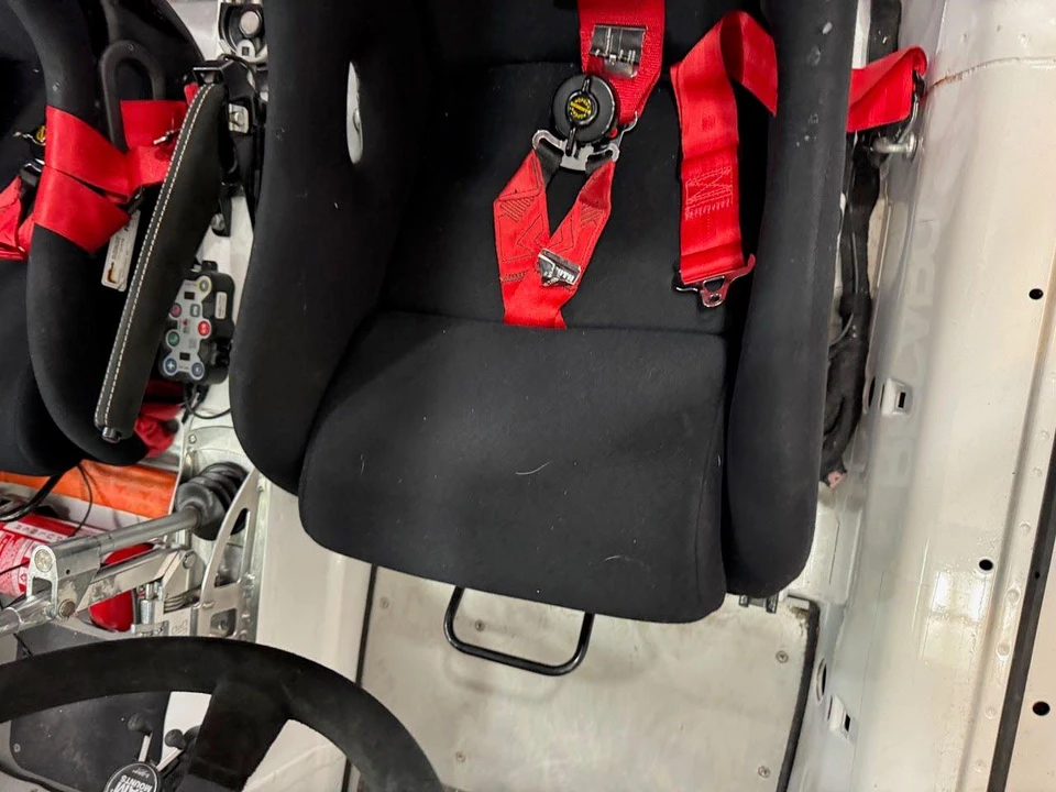 Parts & Memorabilia Seats & Interior - Image 10 of 26