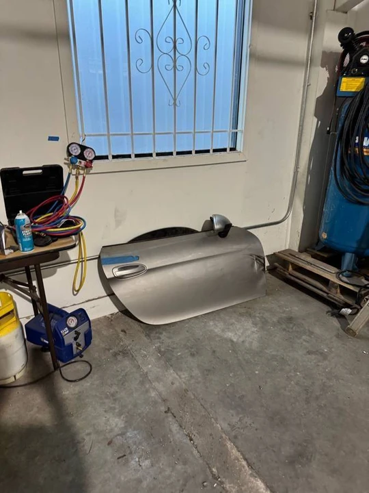 2014 Parts & Memorabilia Seats & Interior - Image 6 of 11