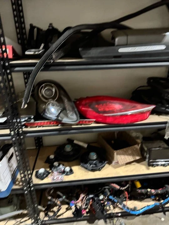 2014 Parts & Memorabilia Seats & Interior - Image 7 of 11