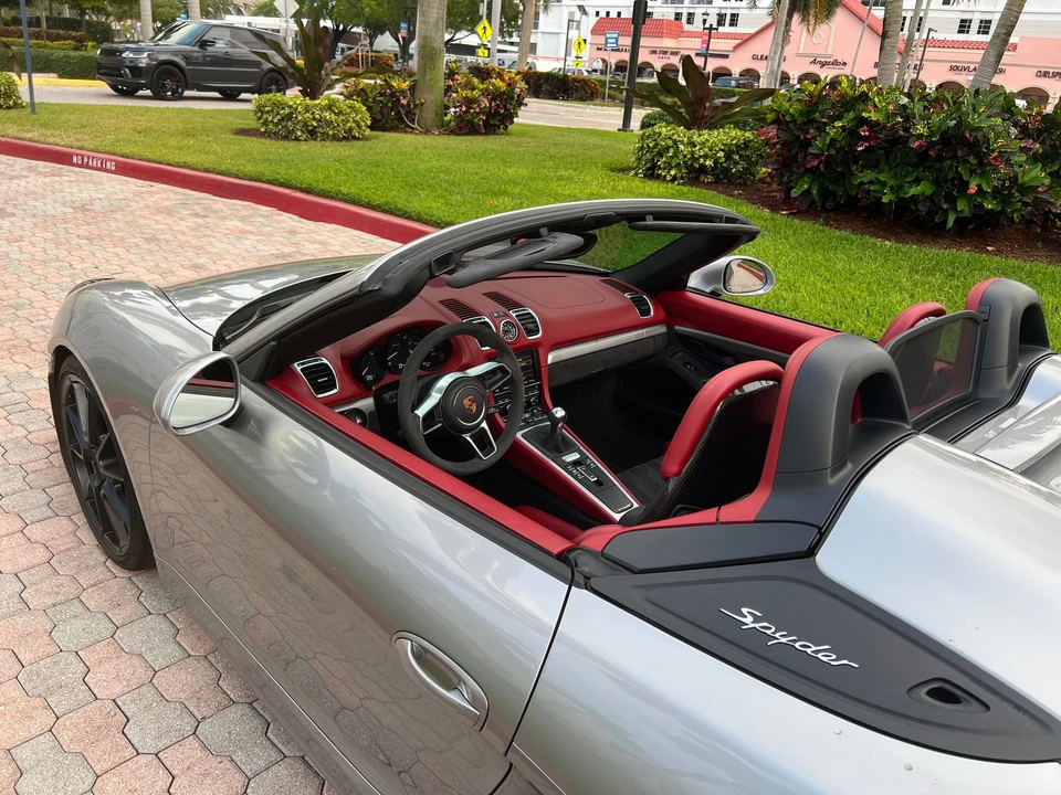 2016 Porsche 981 Boxster Spyder - Image 15 of 15