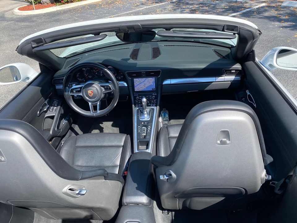 2017 Porsche 991 Carrera - Image 6 of 10