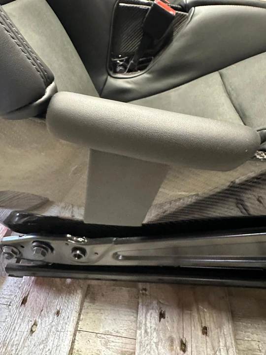 2019 Parts & Memorabilia Seats & Interior - Image 11 of 24