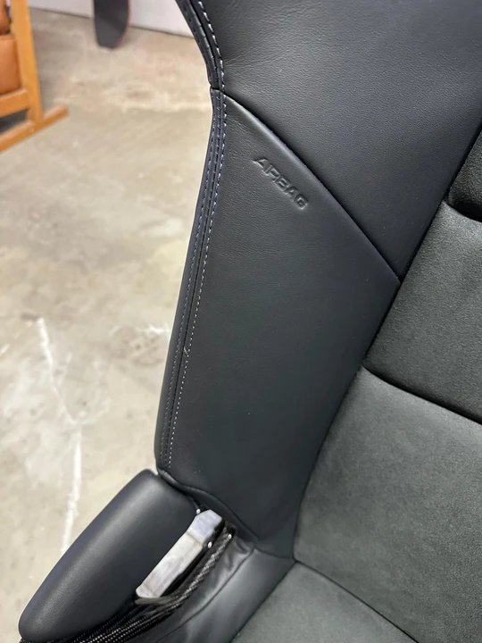 2019 Parts & Memorabilia Seats & Interior - Image 13 of 24