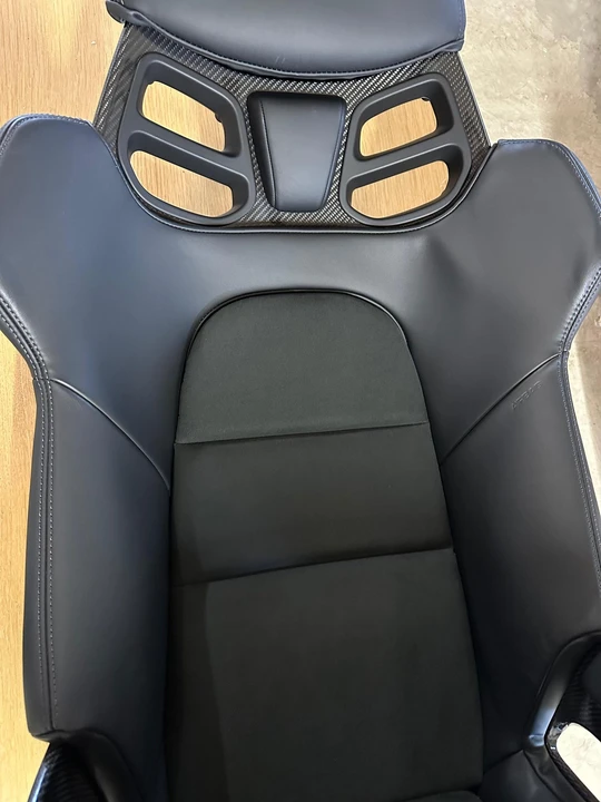 2019 Parts & Memorabilia Seats & Interior - Image 16 of 24