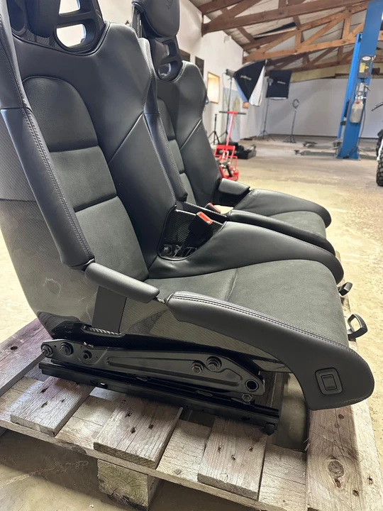 2019 Parts & Memorabilia Seats & Interior - Image 6 of 24