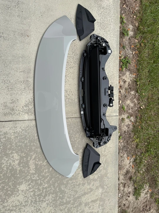 2020 Parts & Memorabilia Bodywork - Image 5 of 10