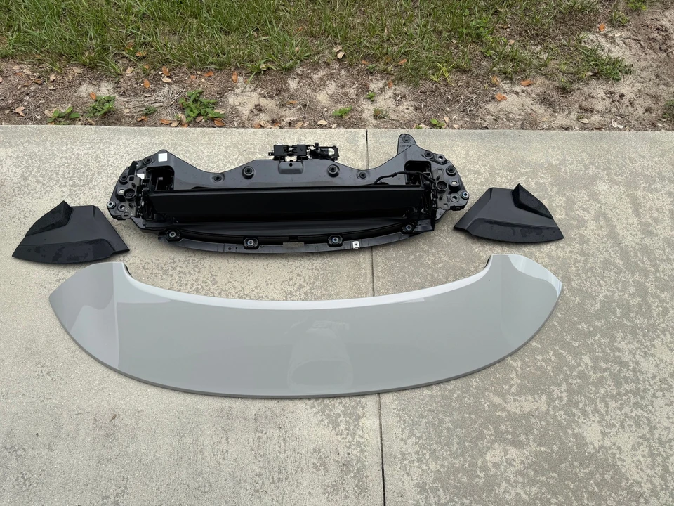 2020 Parts & Memorabilia Bodywork - Image 10 of 10