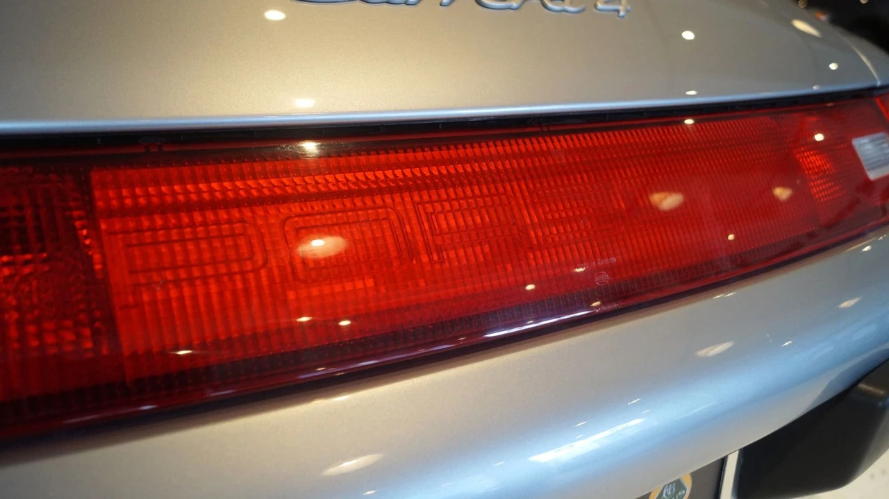 1995 Porsche 993 Carrera 4 - Image 12 of 14