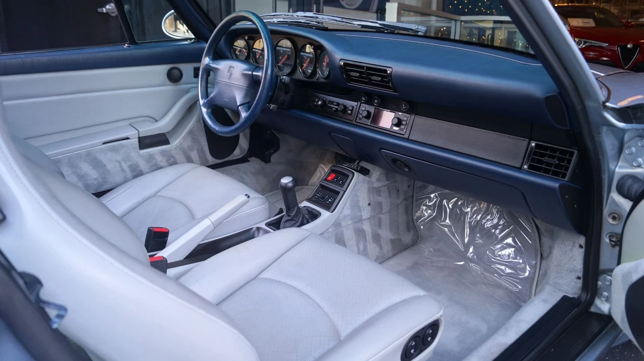 1995 Porsche 993 Carrera 4 - Image 7 of 14
