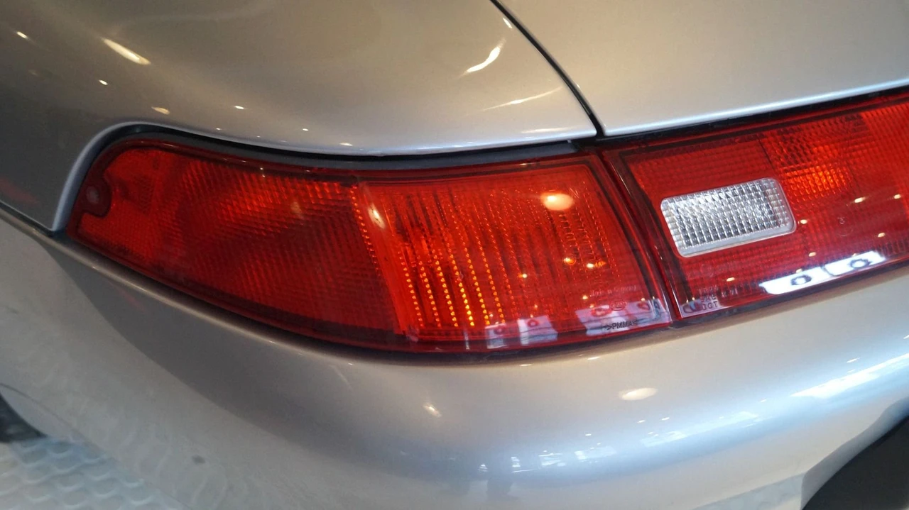 1995 Porsche 993 Carrera 4 - Image 13 of 14