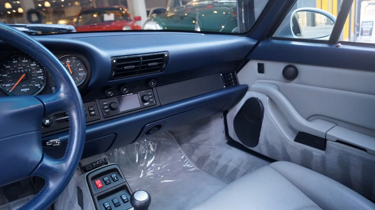 1995 Porsche 993 Carrera 4 - Image 8 of 14