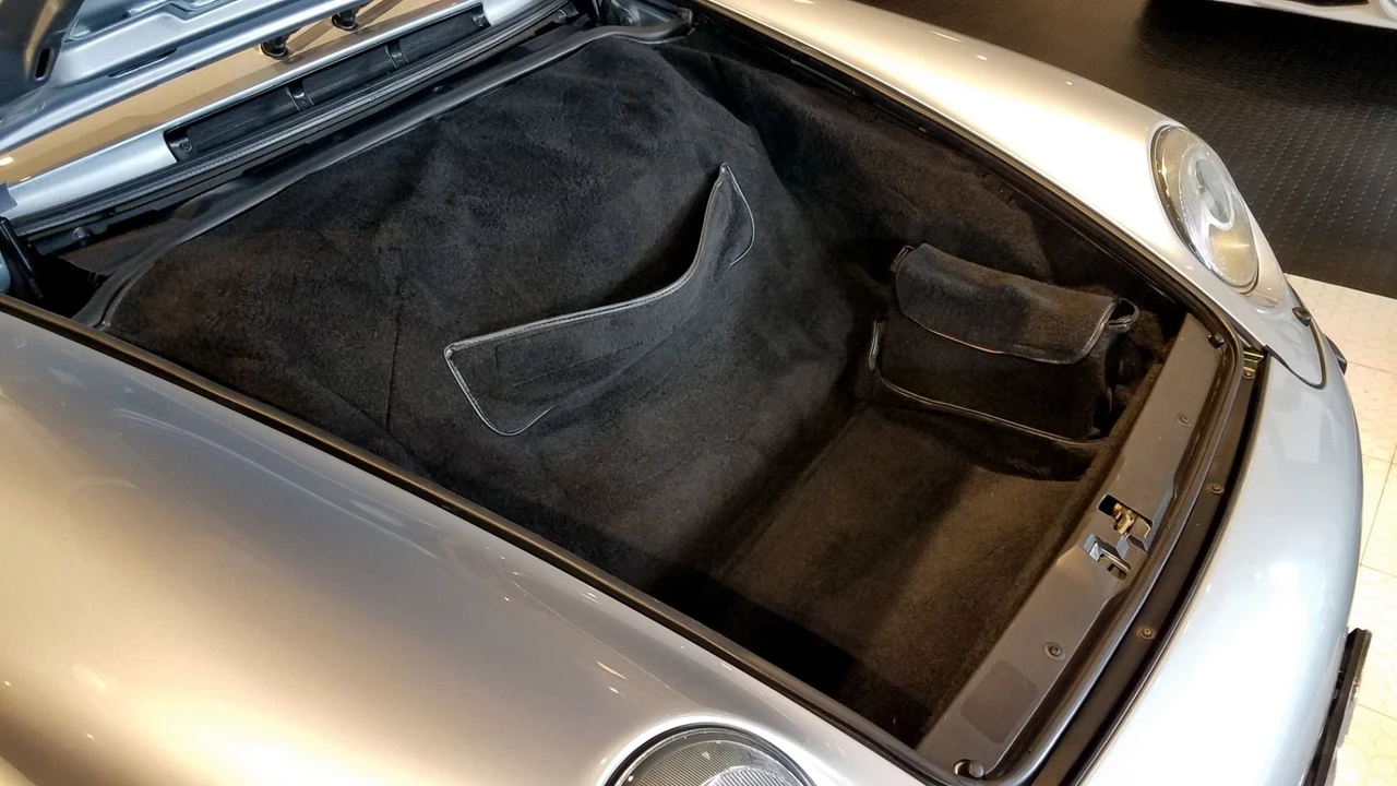 1995 Porsche 993 Carrera 4 - Image 4 of 14