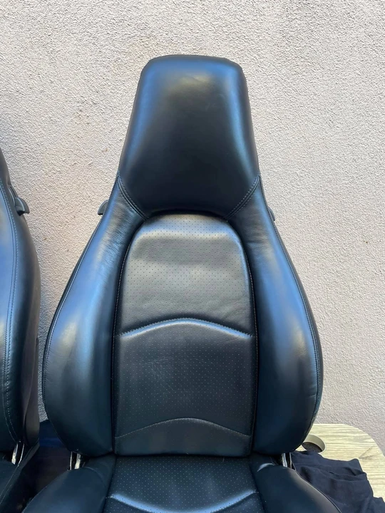 1994 Parts & Memorabilia Seats & Interior - Image 6 of 7