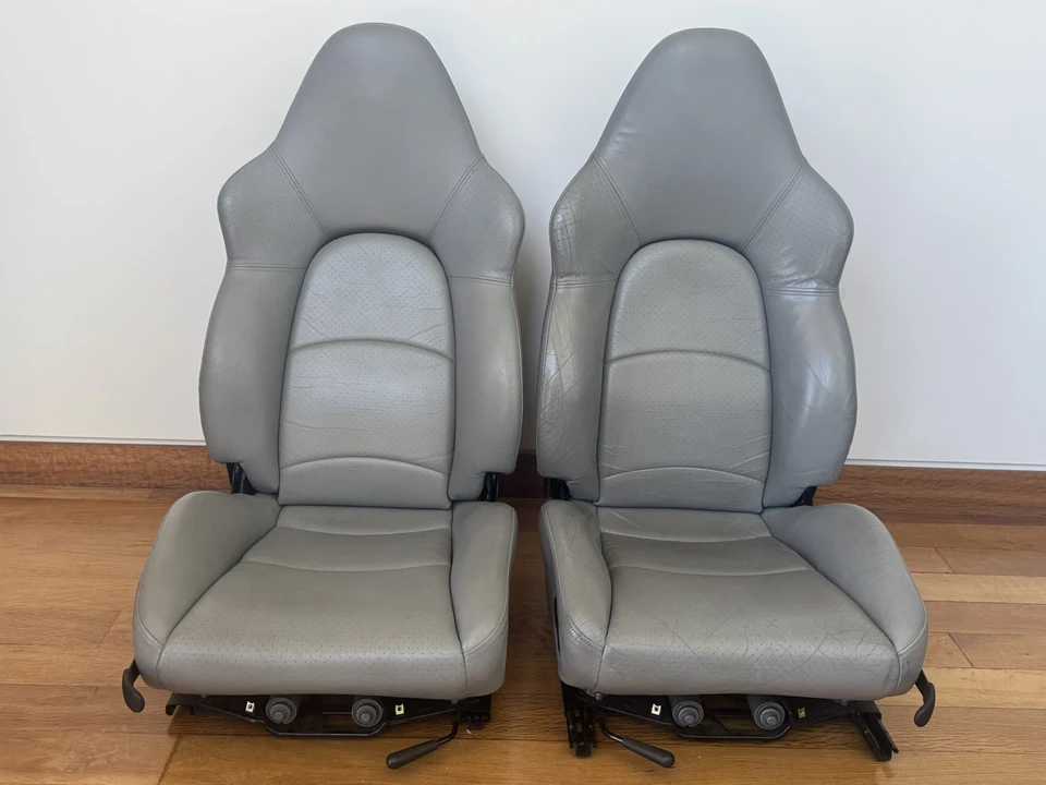 Parts & Memorabilia Seats & Interior - Image 3 of 19