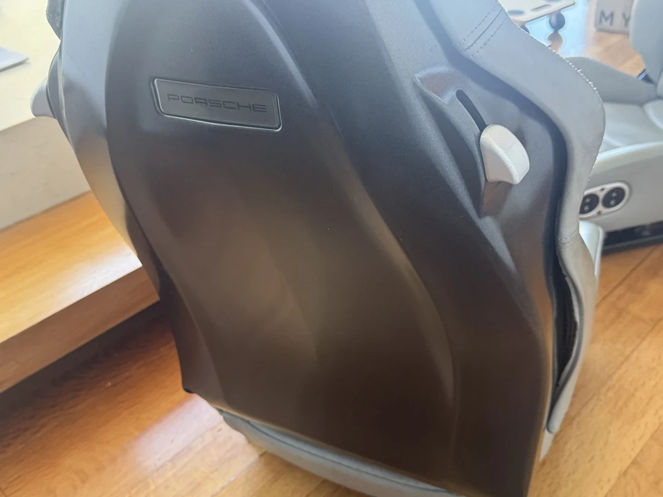 Parts & Memorabilia Seats & Interior - Image 14 of 19