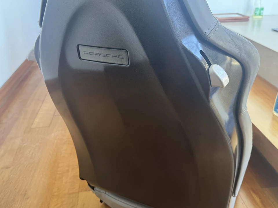 Parts & Memorabilia Seats & Interior - Image 15 of 19
