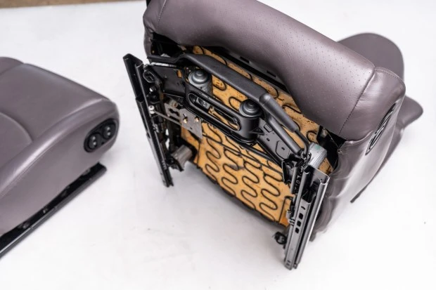Parts & Memorabilia Seats & Interior - Image 5 of 5