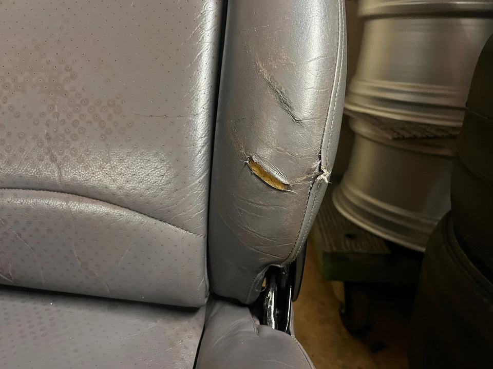 1995 Parts & Memorabilia Seats & Interior - Image 5 of 8