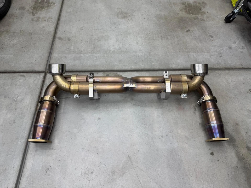 2001 Parts & Memorabilia Mechanical Components - Image 2 of 9