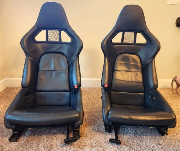 Parts & Memorabilia Seats & Interior - Image 2 of 3