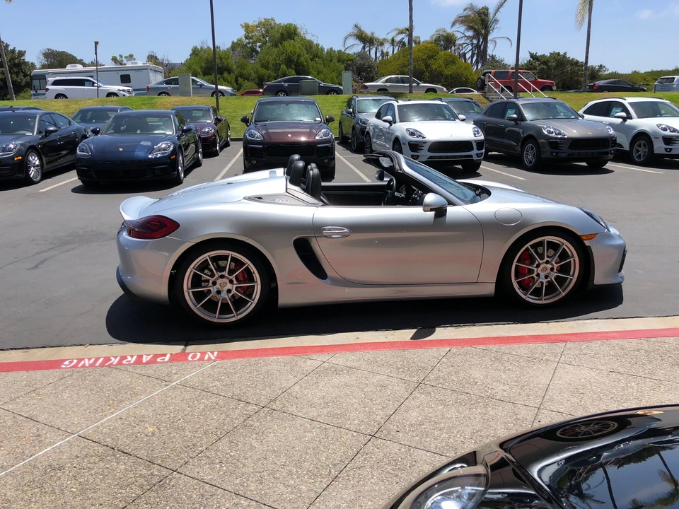 2016 Porsche 981 Boxster Spyder - Image 2 of 5