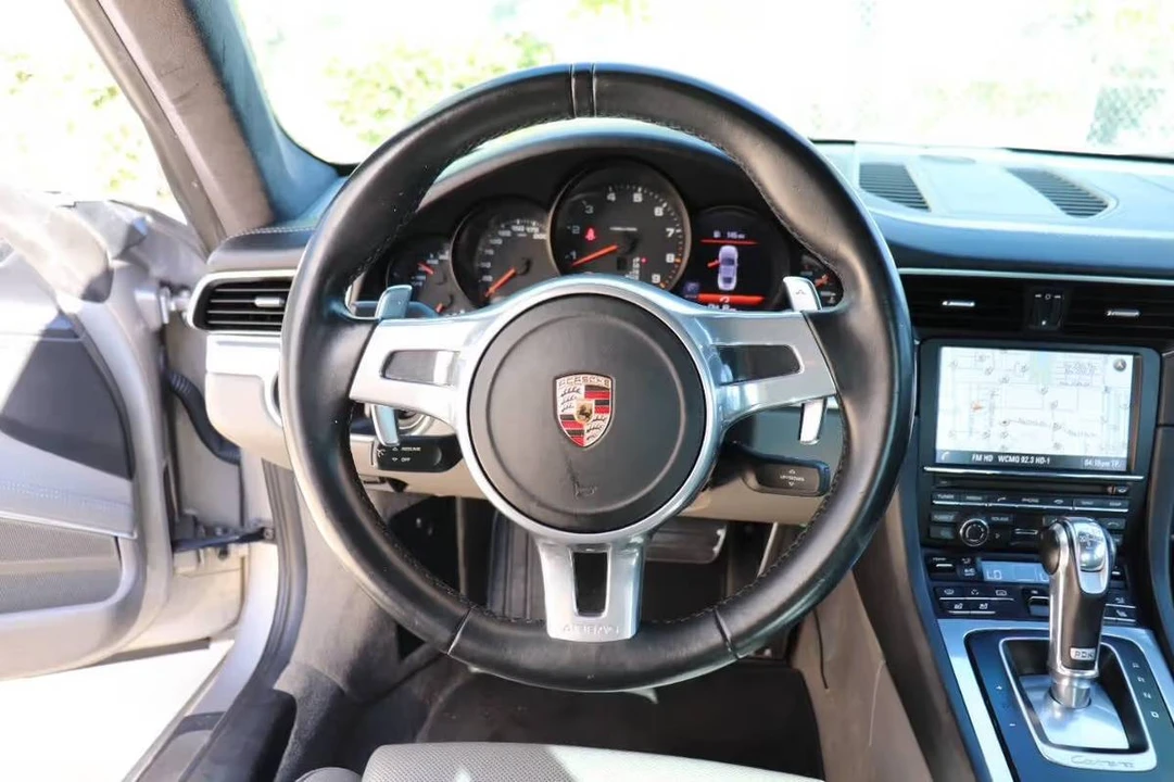 2013 Porsche 991 Carrera - Image 9 of 15