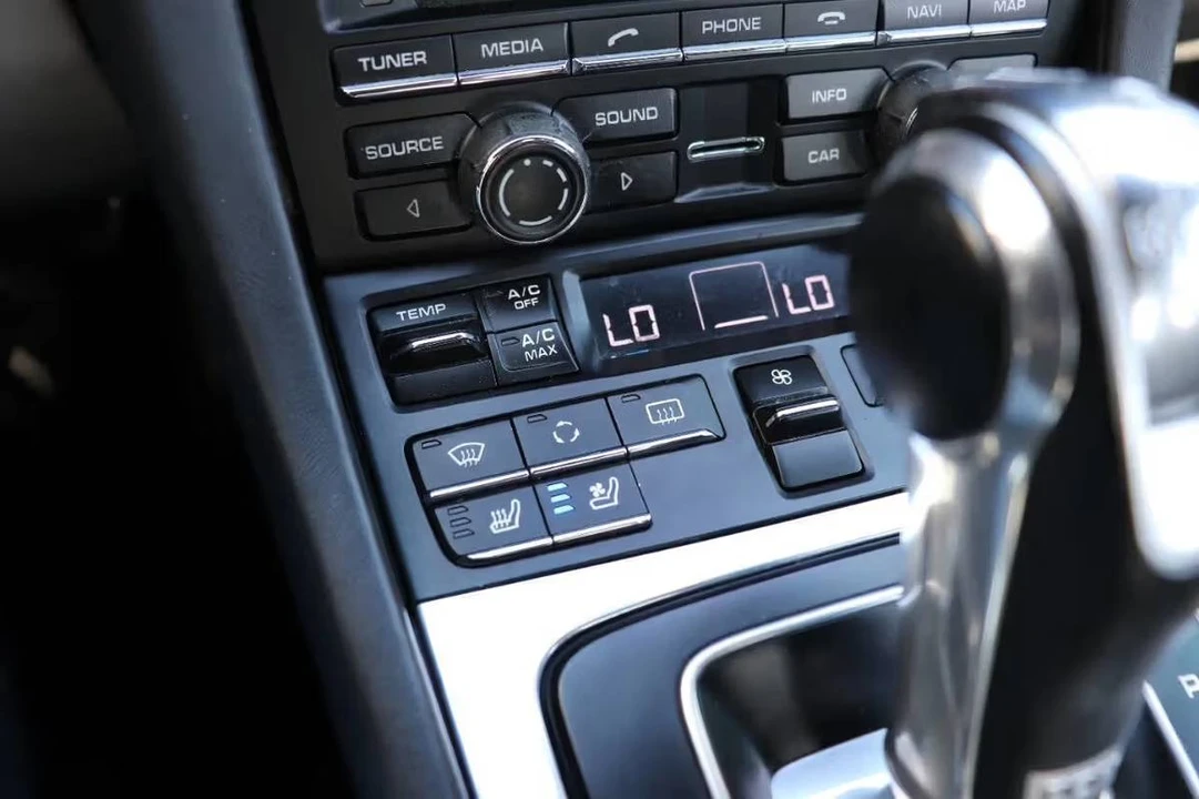 2013 Porsche 991 Carrera - Image 13 of 24