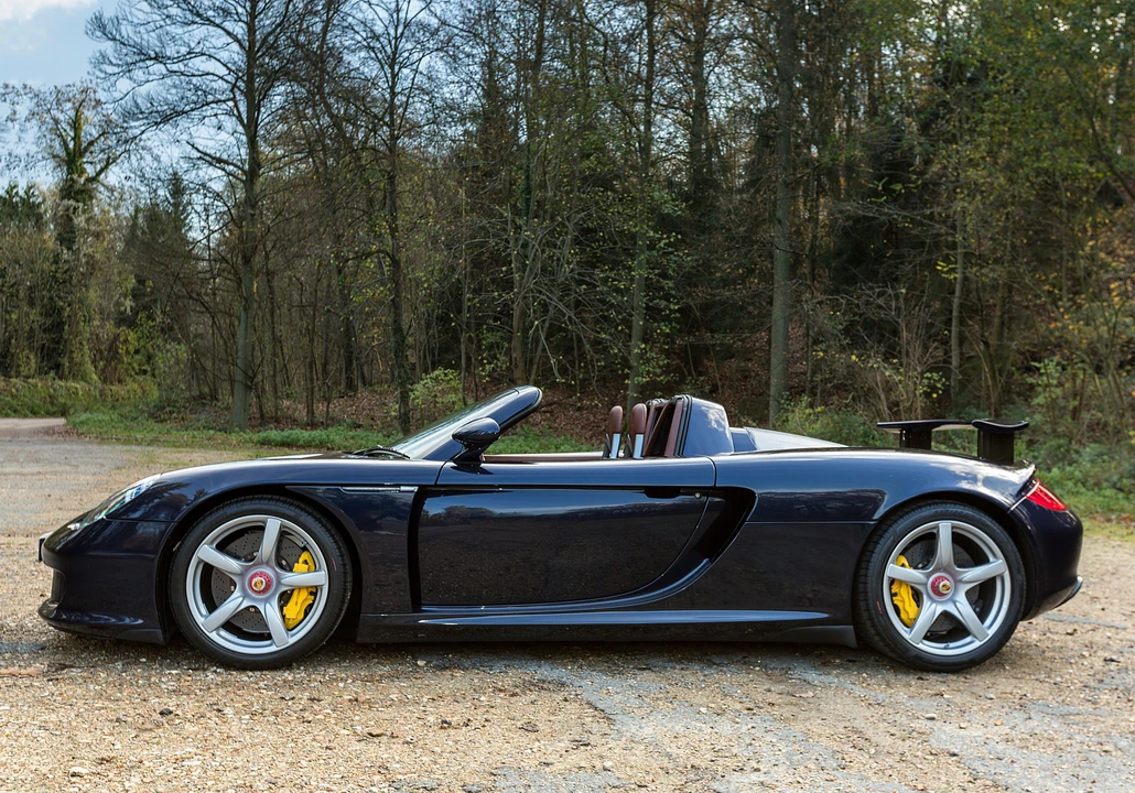 Porsche Carrera GT - Image 9 of 31