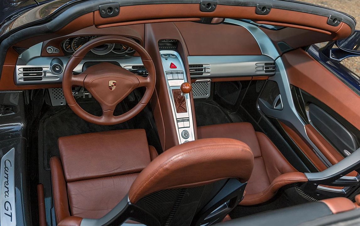 Porsche Carrera GT - Image 16 of 31