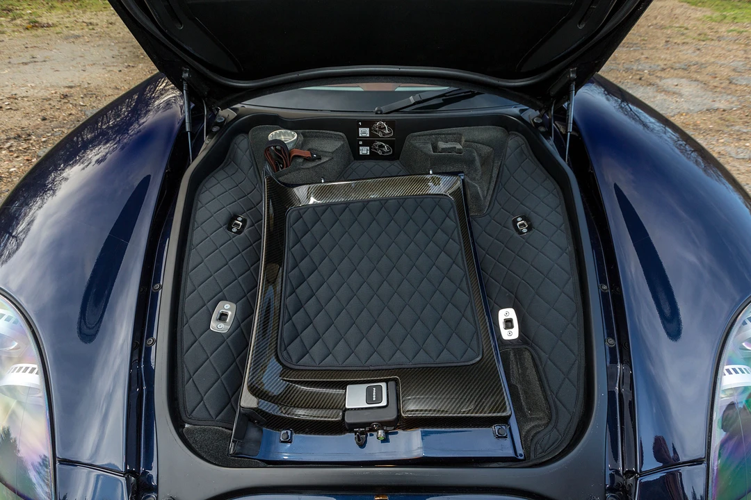 Porsche Carrera GT - Image 25 of 31