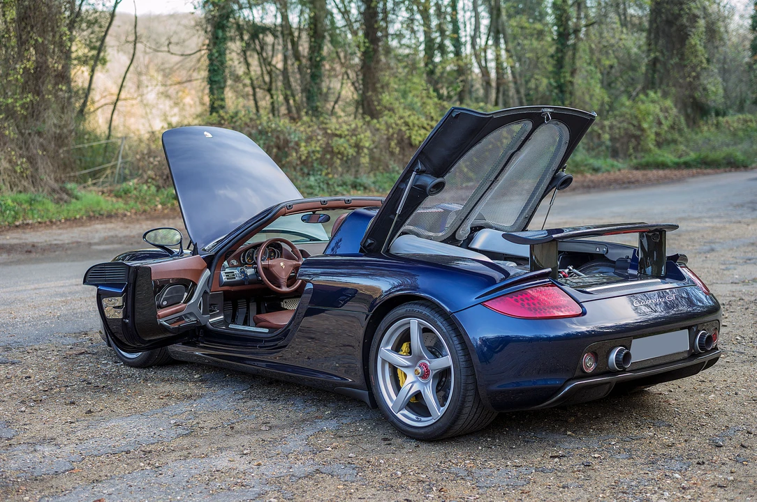 Porsche Carrera GT - Image 13 of 31