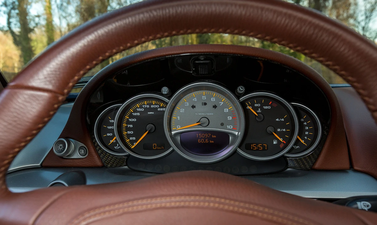 Porsche Carrera GT - Image 30 of 31