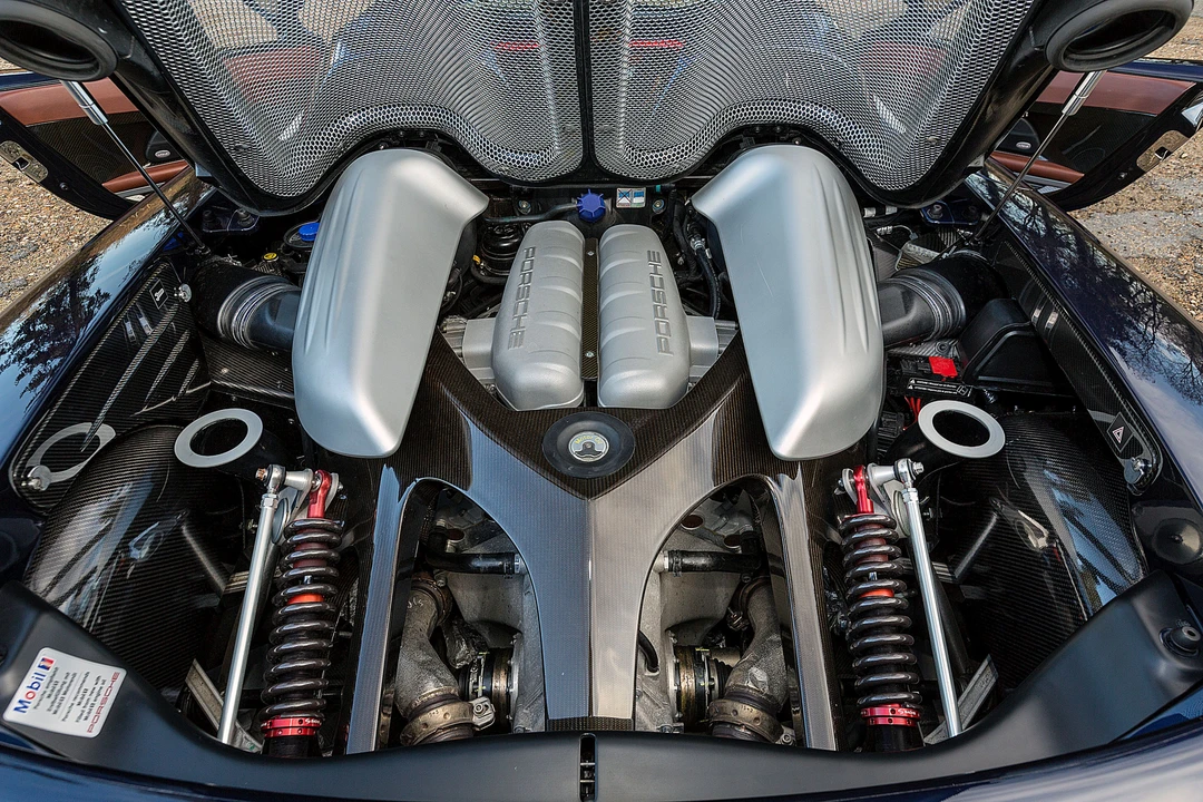 Porsche Carrera GT - Image 21 of 31
