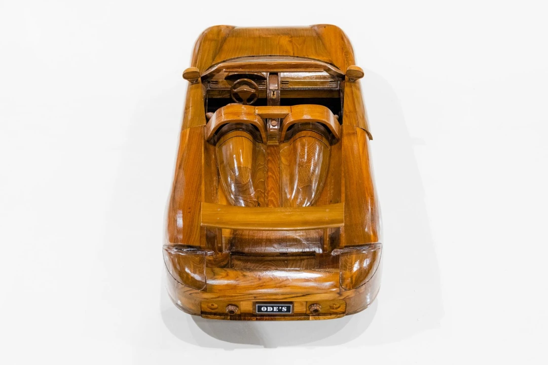 Parts & Memorabilia Scale Models - Image 2 of 7