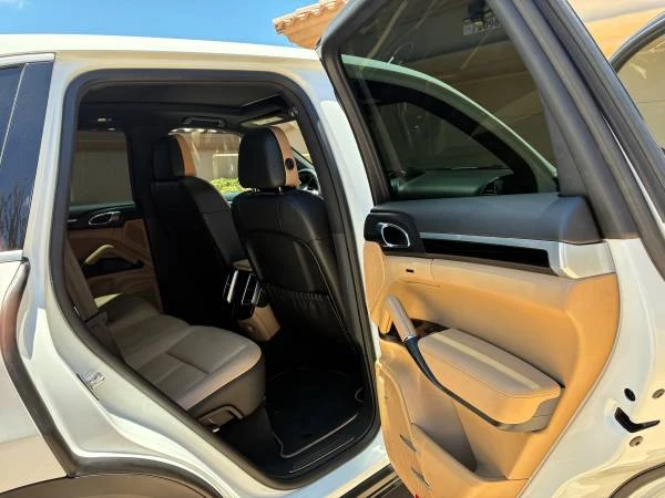 2014 Porsche 958 Cayenne - Image 8 of 9