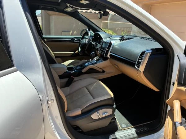 2014 Porsche 958 Cayenne - Image 5 of 9
