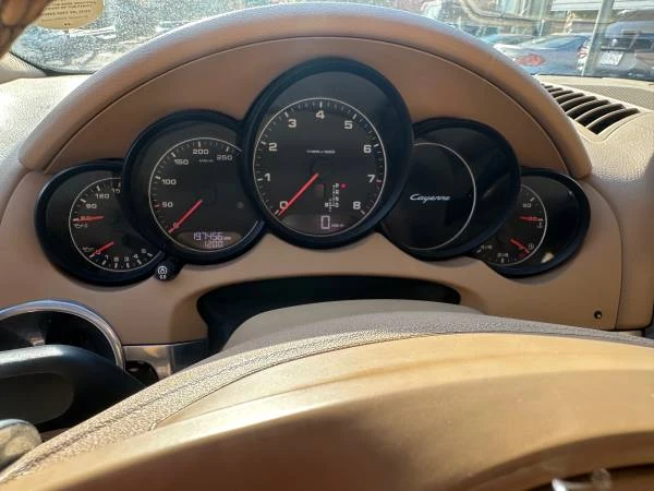 2011 Porsche 958 Cayenne - Image 8 of 11