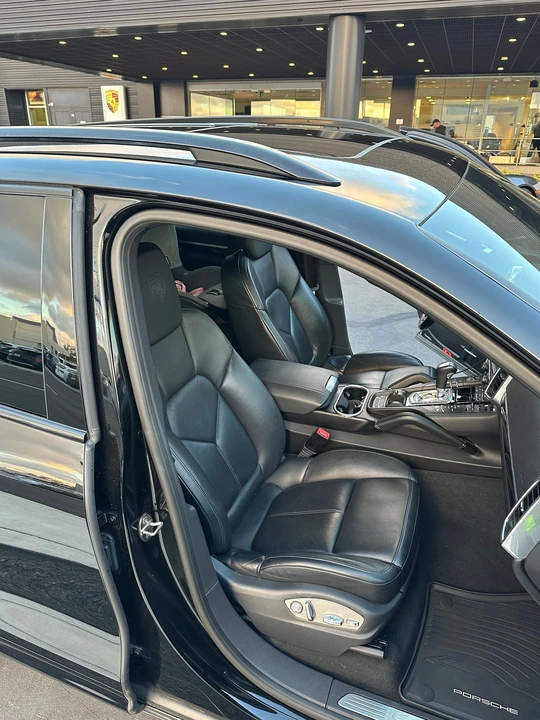 2015 Porsche 958 Cayenne Diesel - Image 8 of 14
