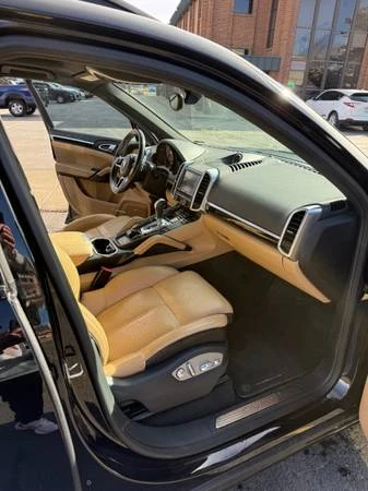 2016 Porsche 958 Cayenne - Image 11 of 14