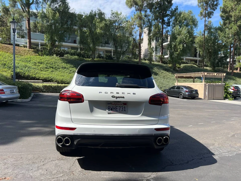 2016 Porsche 958 Cayenne - Image 9 of 17