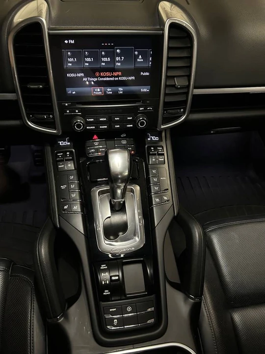 2017 Porsche 958 Cayenne - Image 18 of 24