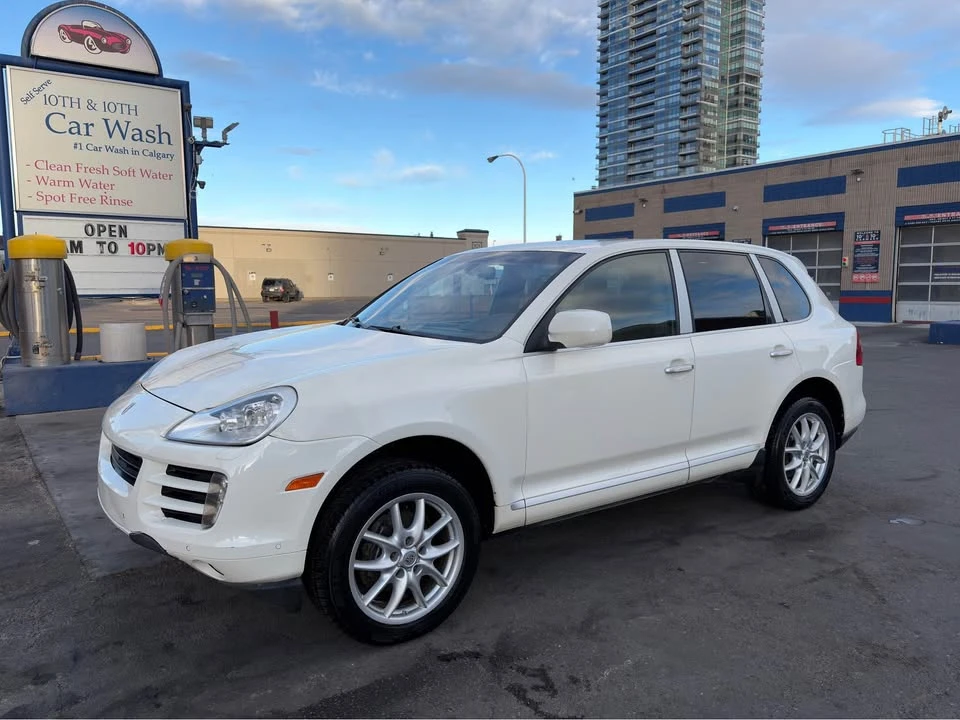 2010 Porsche 958 Cayenne - Image 2 of 7