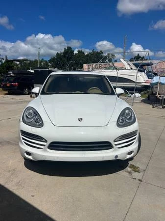 2013 Porsche 958 Cayenne - Image 2 of 15