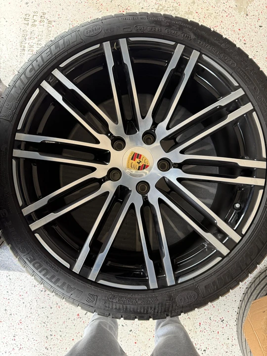 2012 Parts & Memorabilia Porsche Wheels - Image 3 of 9