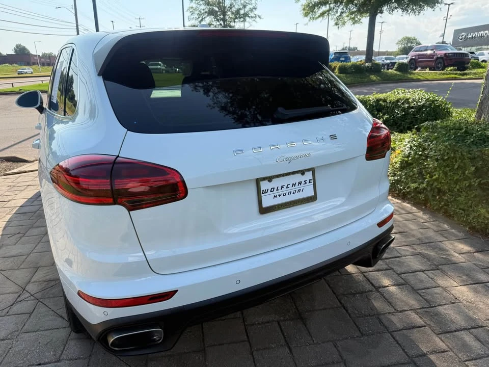 Porsche Cayenne - Image 2 of 9